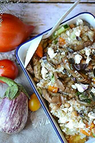 Salade d'orge perlé, tomates, concombre, féta et aubergine rôtie #végétarien