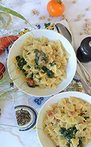 Pâtes, sauce aux pois chiches, tomates séchées et épinards #vég