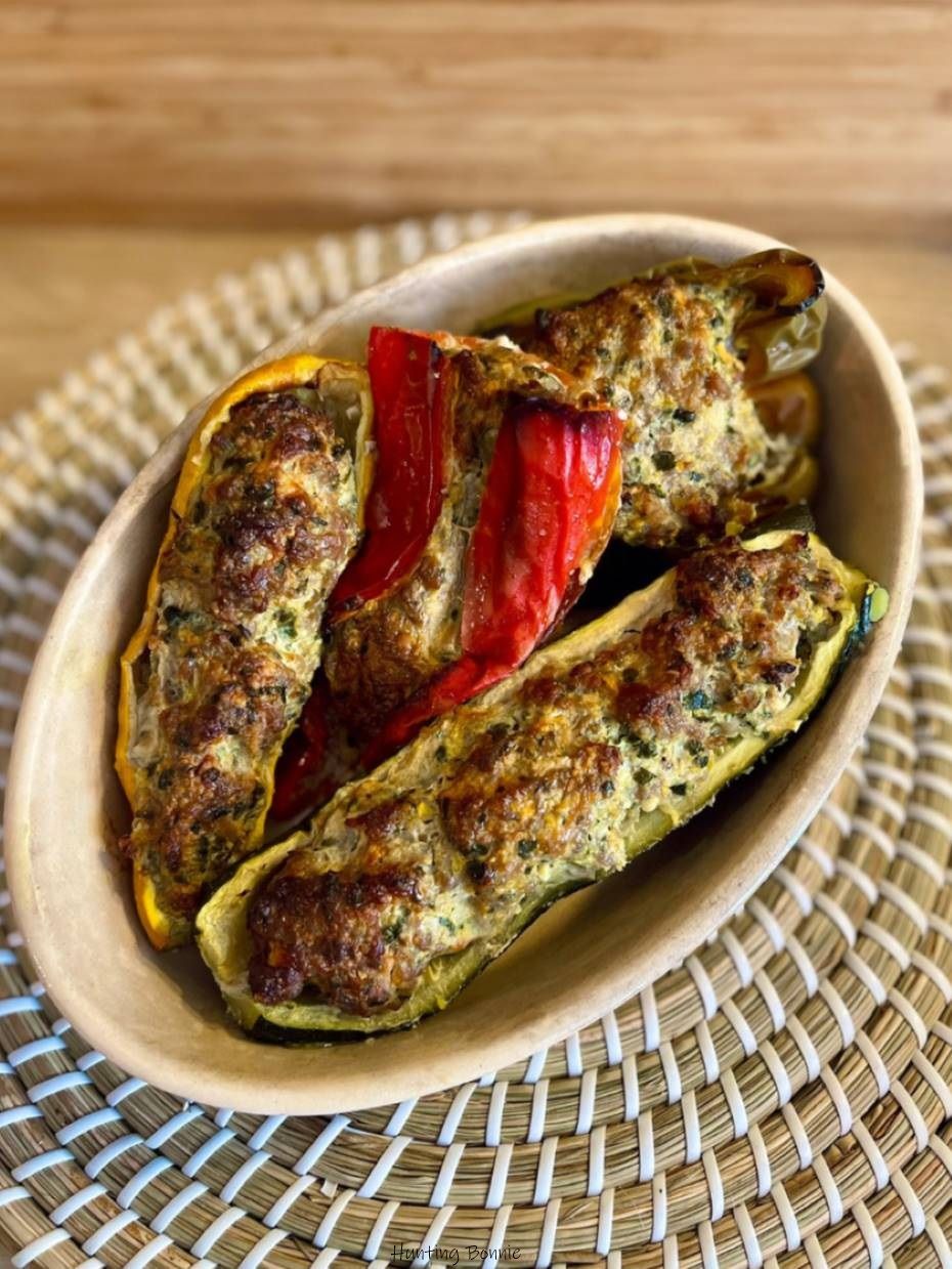 Courgettes et poivrons farcis au porc et carottes