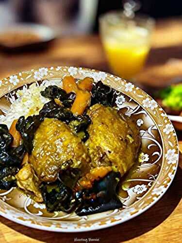 Poulet mijoté aux champignons noirs et carottes