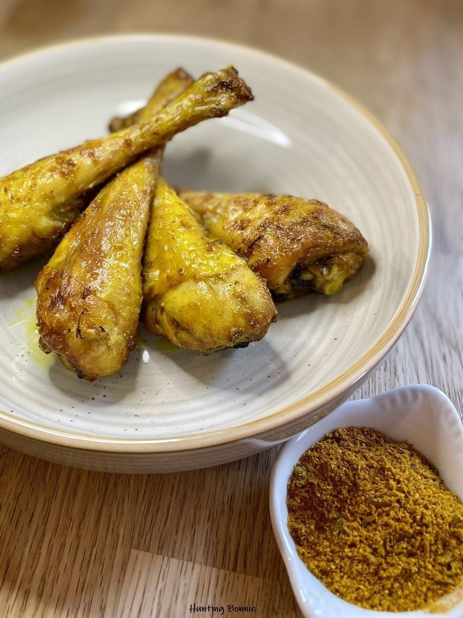 Le mélange d’épices « Spécial Poulet » de l’Herbier d’Auvergne, testé avec des pilons rôtis au four