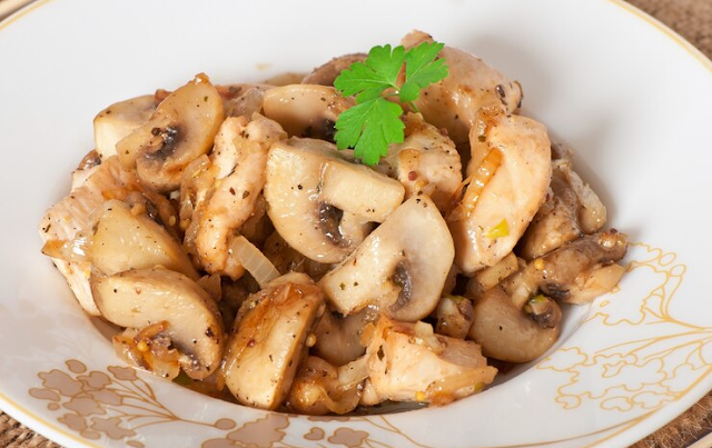 Recette poulet en sauce champignon - Idées Repas