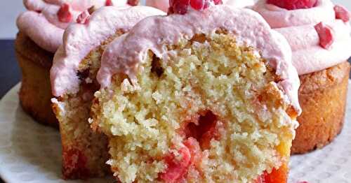 Cupcakes aux pralines roses, chantilly et framboises