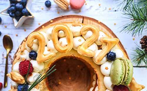 Gâteau de Nouvel An 2021 vanille fruits rouges