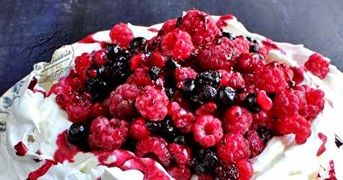 Pavlova aux fruits rouges