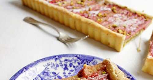 Tarte rose, rhubarbe et pistache