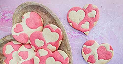 Des sablés en forme de coeur bicolores pour la Saint Valentin