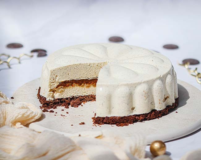 Entremets vanille, praliné et chocolat