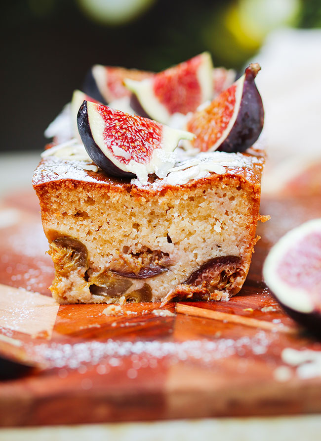 Cake aux figues, amandes et miel