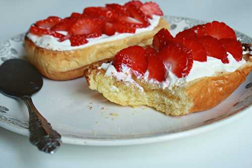 Brioche toastée, cream cheese & fraises