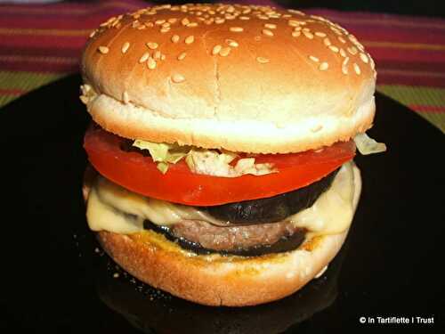 Burger de boeuf aux aubergines et au curry