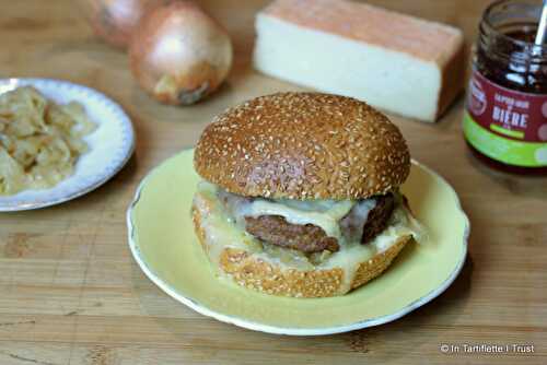 Burger végétarien au maroilles et oignons confits