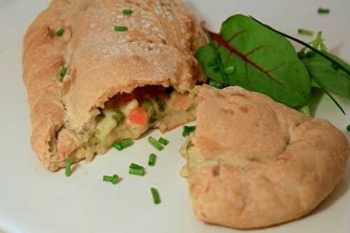 Calzone fourrée aux petits légumes, fromage & béchamel