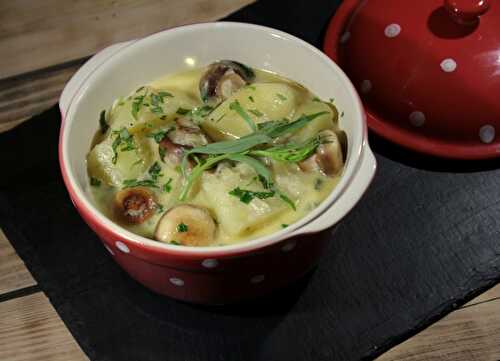 Cocotte de pommes de terre & champignons à l'estragon