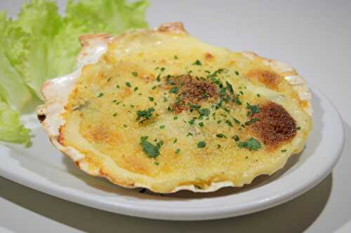 Coquilles saint-Jacques gratinées aux poireaux