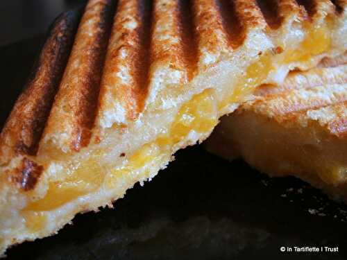 Croque-brioche à la pâte d'amandes & pêche