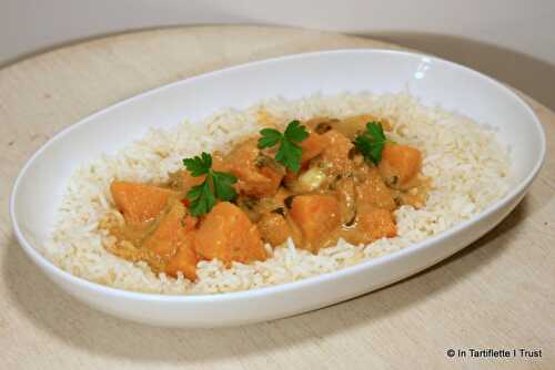 Curry de courge butternut au lait de coco & beurre de cacahuètes