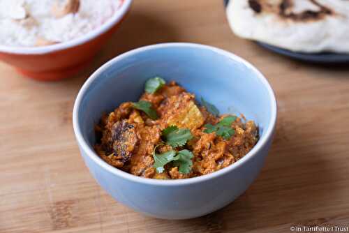 Curry indien au fromage et à la sauce cajou, tomates et épices - Shahi paneer