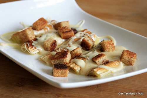 Fondue de comté, poireaux rôtis & croûtons au beurre