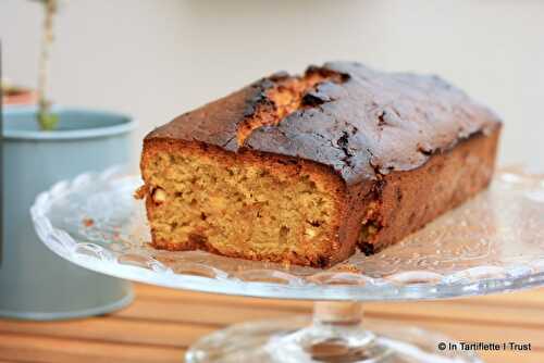 Gâteau au yaourt aux pépites de chocolat blanc & zestes d'orange