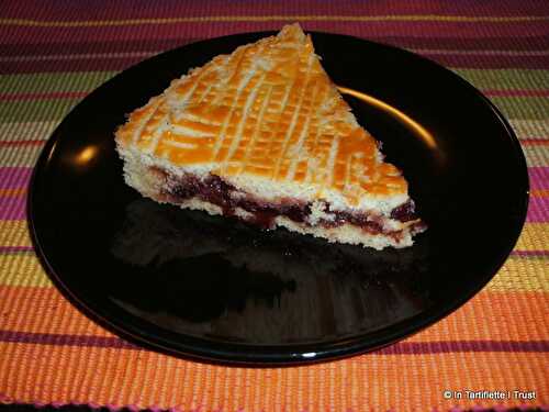 Gâteau basque à la confiture de cerises noires - In Tartiflette I Trust