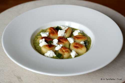 Gnocchis, crème de courgettes au safran & chèvre frais fumé