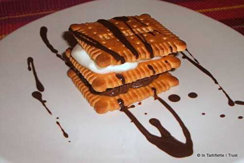 Mille-feuilles de petits beurre aux deux chocolats