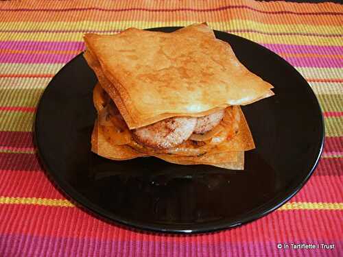 Millefeuille de boudin blanc à la compotée d'oignons et de tomates parfumée à l'ail et à la coriandre