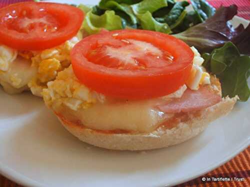 Muffins jambon, tomme de Savoie et oeufs brouillés