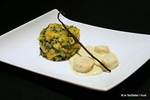 Noix de Saint-Jacques poêlées, crème à la vanille & tartare mangue-avocat-coriandre