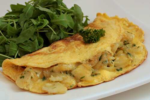 Omelette aux pommes de terre, oignons & abondance