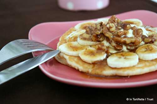 Pancakes bananes & sirop d'érable et noix