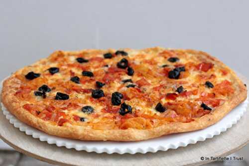 Pizza tomates-oignons-mozza au thym & à l'huile d'olive de Marie