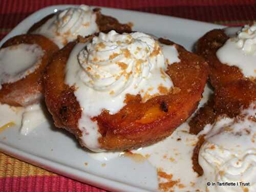 Poêlée de pêches et d'abricots panés aux galettes au beurre, chantilly à la vanille