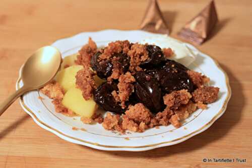 Pommes & pruneaux au vin rouge et à la cannelle façon crumble