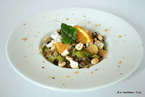 Salade de lentilles aux poireaux, noisettes, orange & chèvre