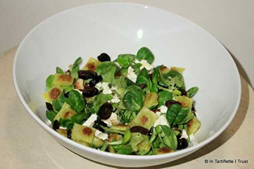 Salade de ravioles aux tomates séchées, chèvre & olives noires