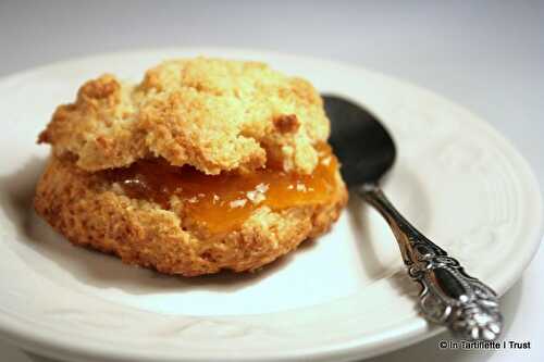 Scones à la confiture d'abricots