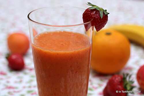 Smoothie fraise abricot orange banane