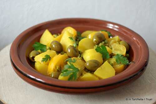 Tajine de pommes de terre, petits pois, olives & citron confit