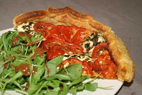 Tarte au chèvre mariné aux herbes & tomates