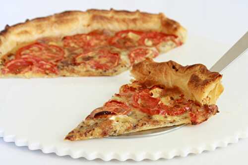 Tarte fine au brie, tomates & huile de noix