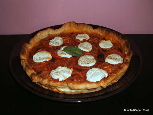 Tarte fine aux tomates, chèvre & basilic