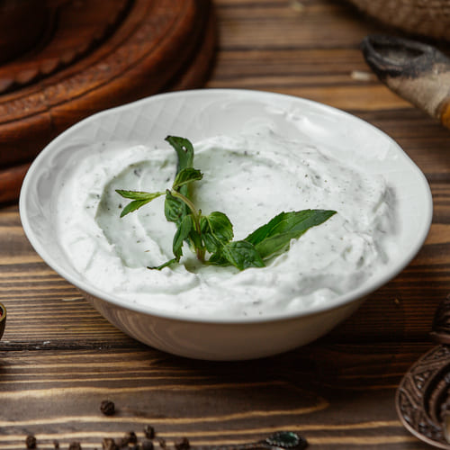 Délicieuse recette du tzatziki maison : frais, crémeux et savoureux !