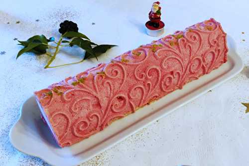 Bûche tout framboise (avec un twist de citron vert)