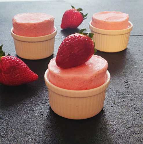 Soufflés glacés aux fraises