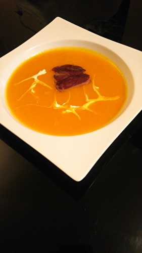 Velouté de courge butternut et magrets fumés