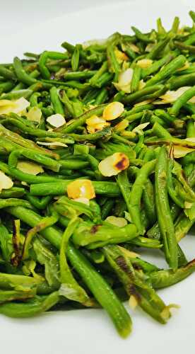 Haricots verts sautés à l’ail et aux amandes effilées