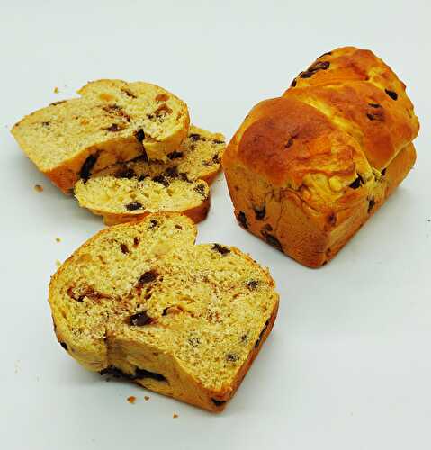 Brioche aux oranges confites et chunks de chocolat