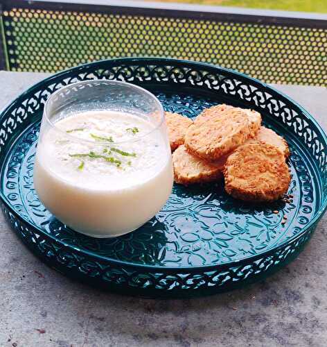 Piña colada et biscuits apéritifs comté sésame